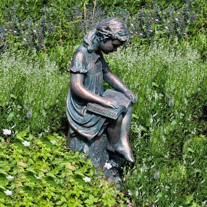 Bronzen tuinbeeld: en smaakvolle tuindecoratie
